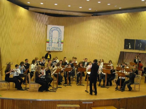 Orkestro-debiutas-B. Dvariono-salė 2004
