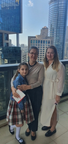 Tel Avive su Lietuvos Respublikos ambasadore Izraelyje Lina Antanavičiene ir mama 2022 m.